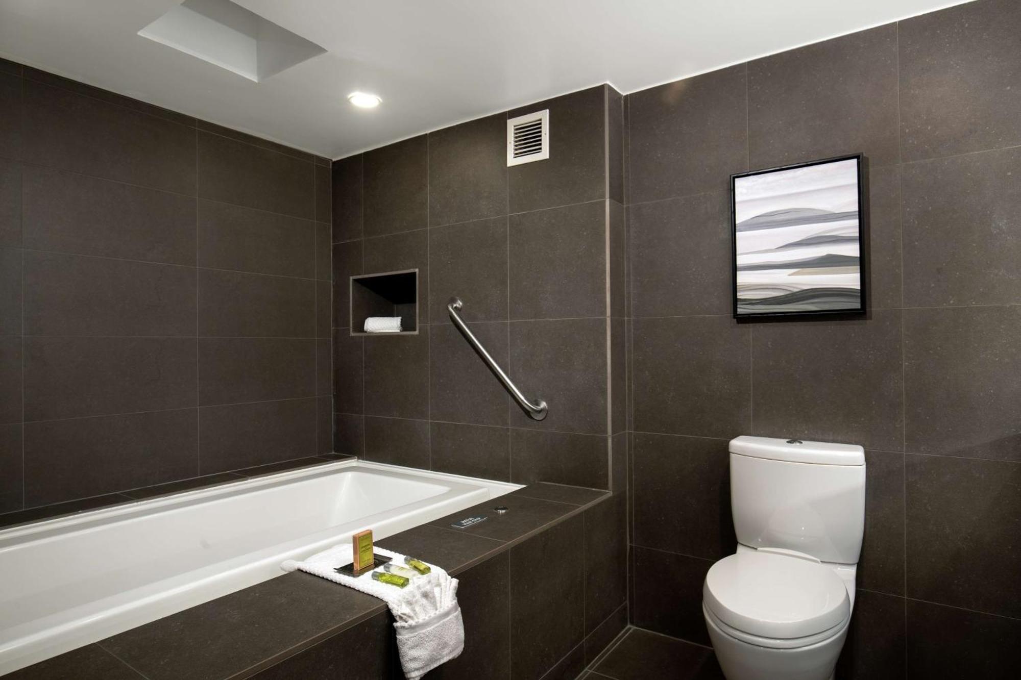 Hotel Doubletree By Hilton Monrovia - Pasadena Area Esterno foto